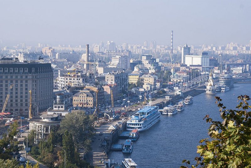Kiew, Aussicht auf Podil und den Dnipro